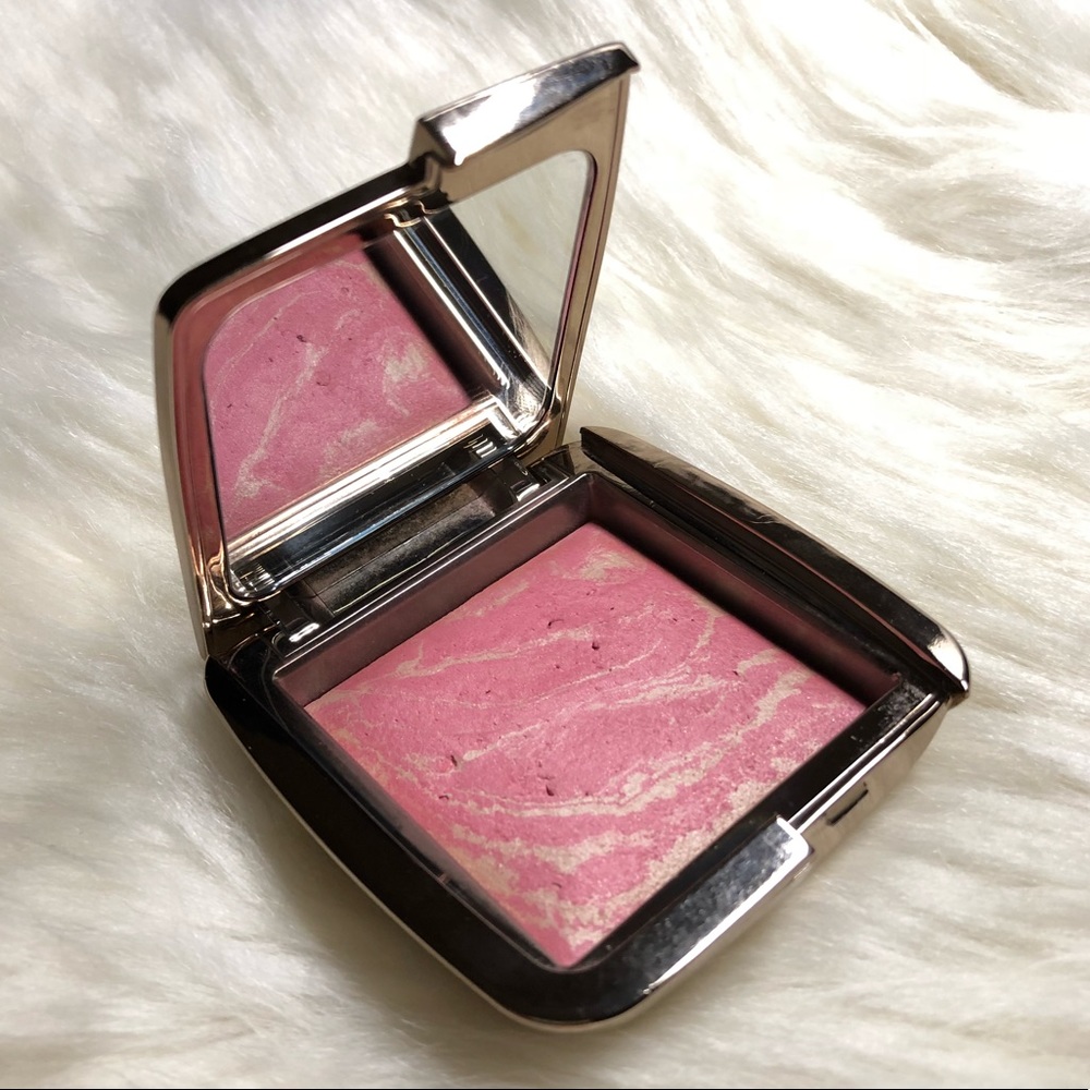 Hourglass Blush (Luminous Flush)
